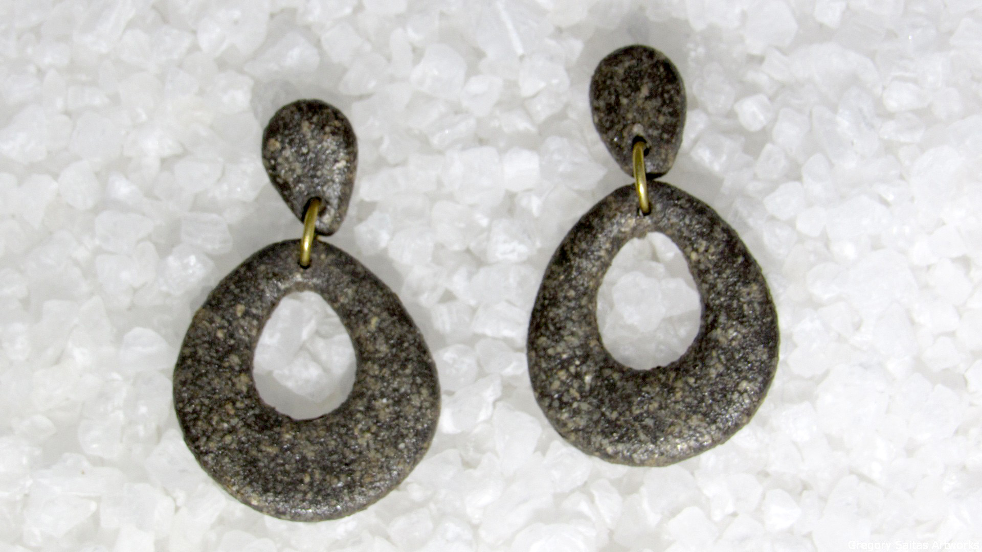 Sparkling Basalt earings [BA008]