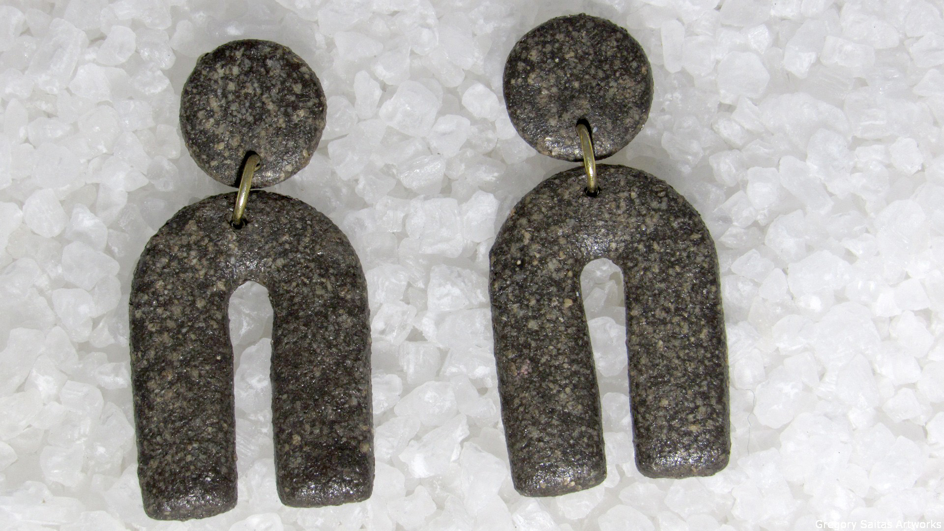 Sparkling Basalt earings [BA009]
