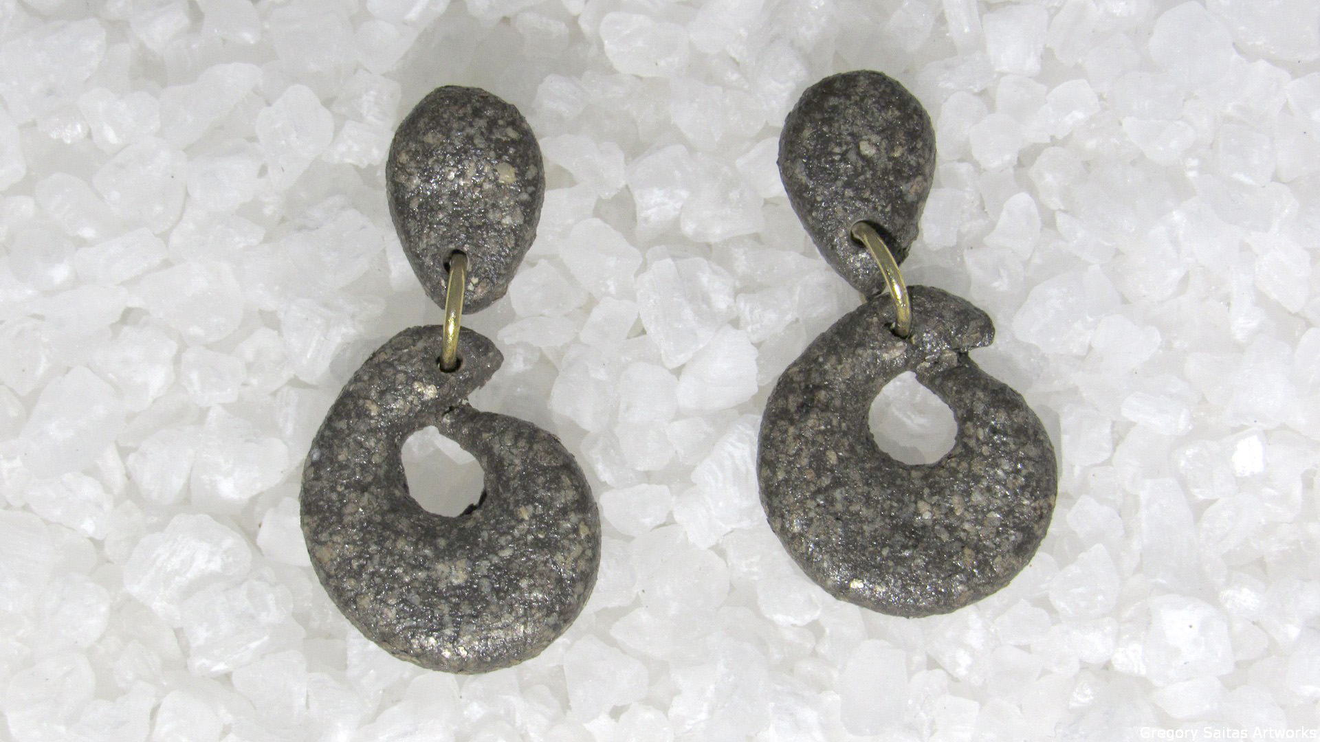 Sparkling Basalt earings [BA010]